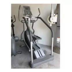 Vélo elliptique de marque Life Fitness gamme 93LI Summit Trainer