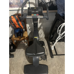 Vélo d’intérieur technogym