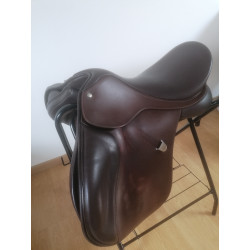 Selle mixte tendance dressage à vendre