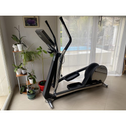 Vélo elliptique Technogym