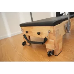 Pilates reformer avec tour en bois