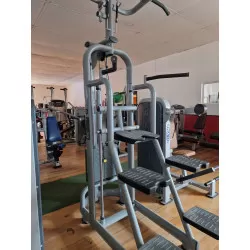 appareil dips traction assisté Technogym