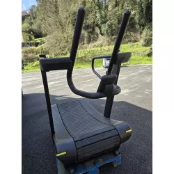 Tapis course incurvé skillmill Technogym