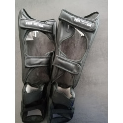 protège tibias et pieds sports de combats pour adultes
