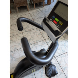 Vélo semi allongé d appartement