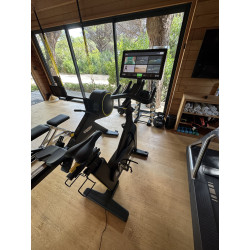VÉLO D'APPARTEMENT CONNECTÉ Technogym