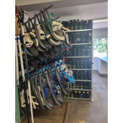 LOT SKIS RAQUETTES ET CHAUSSURES DE SKI