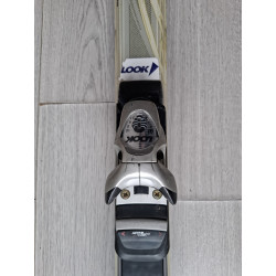 Skis de piste Dynastar avec fixations pour hommes bon état