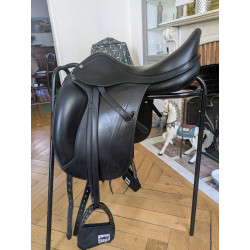 Selle de dressage Equipe modèle Emporio 17.5