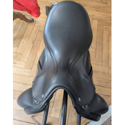 Selle de dressage Equipe modèle Emporio 17.5
