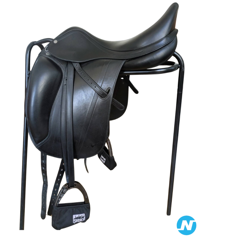 Selle de dressage Equipe modèle Emporio 17.5