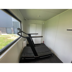 Station de sport en container aménagé