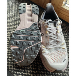 Chaussure ON CLOUDSURFER women T37,5