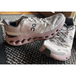 Chaussure ON CLOUDSURFER women T37,5