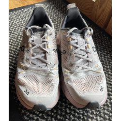 Chaussure ON CLOUDSURFER women T37,5