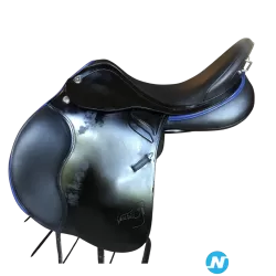 SELLE PRESTIGE CUIR BOVIN LISSE NOIR, LISERE BLEU