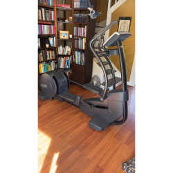 Vélo Elliptique Technogym Synchro Excite+ 1000 Unity Reconditionné - Garantie 2 Ans - Livraison Incluse