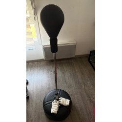 Lot muscu : banc + barres + poids + punching ball