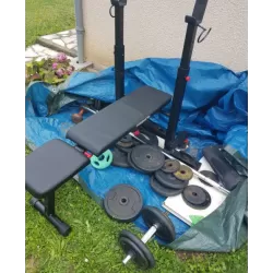 Banc de musculation avec poids et barre