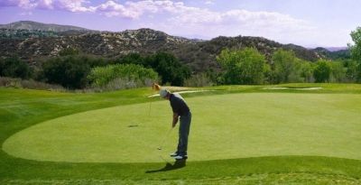 3 bonnes raisons de se mettre au golf